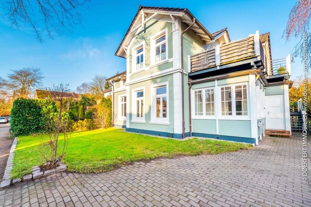 Hamburg – Alt Rahlstedt | Sanierte Jugendstilvilla mit derzeit zwei Einheiten auf schönem Grundstück – Bild 1