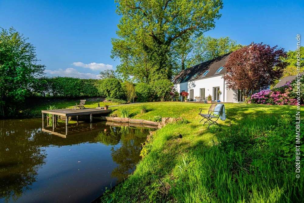 Moorrege | Exklusive Villa an privatem See – Bild 1