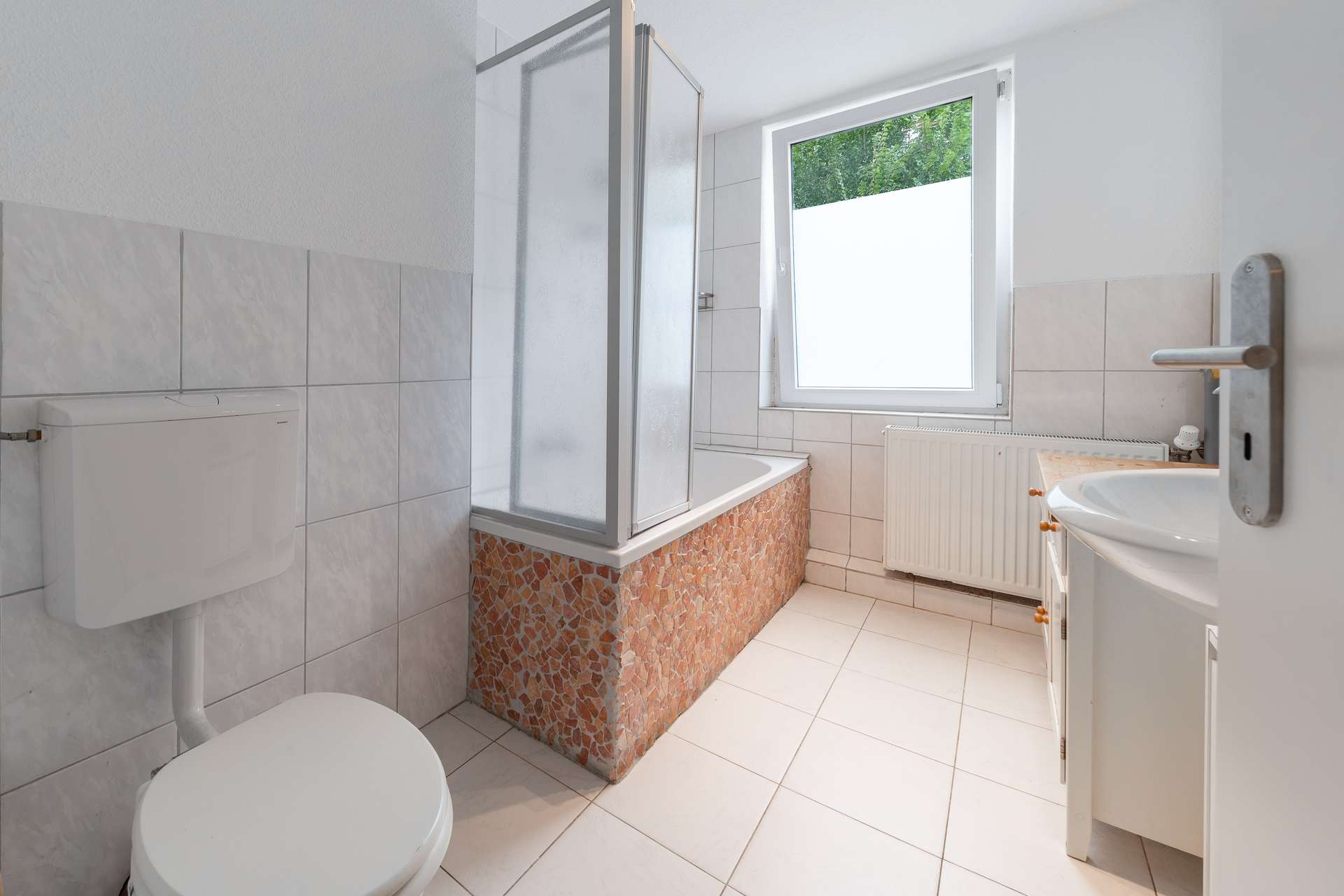 Großzügiges Reihenendhaus mit 151 m² Wohnfläche, sechs Zimmern und viel Potenzial – Bild 9