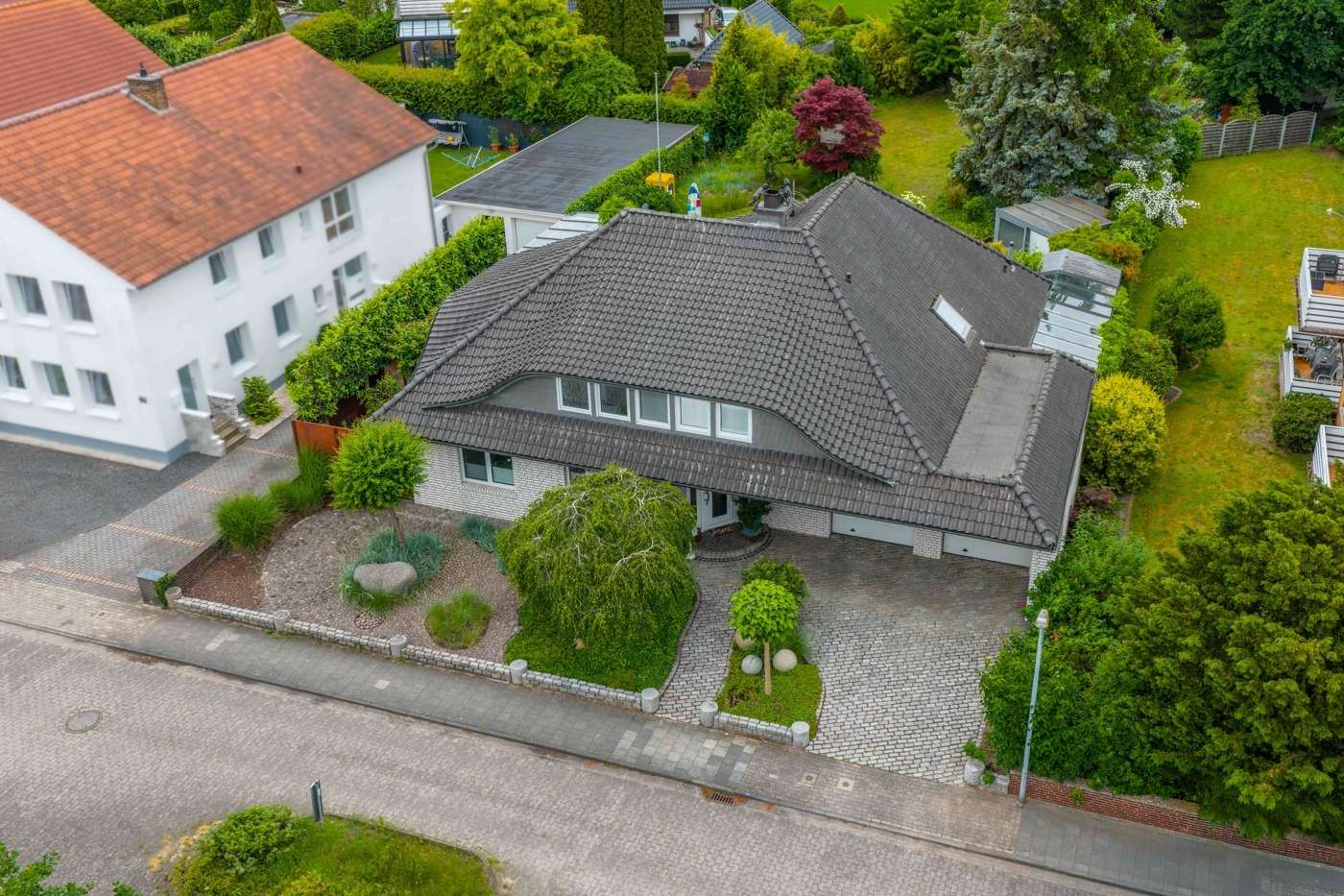 Luxuriös wohnen mit Schwimmteich, Sauna & Whirlpool in Diepholz – Bild 1