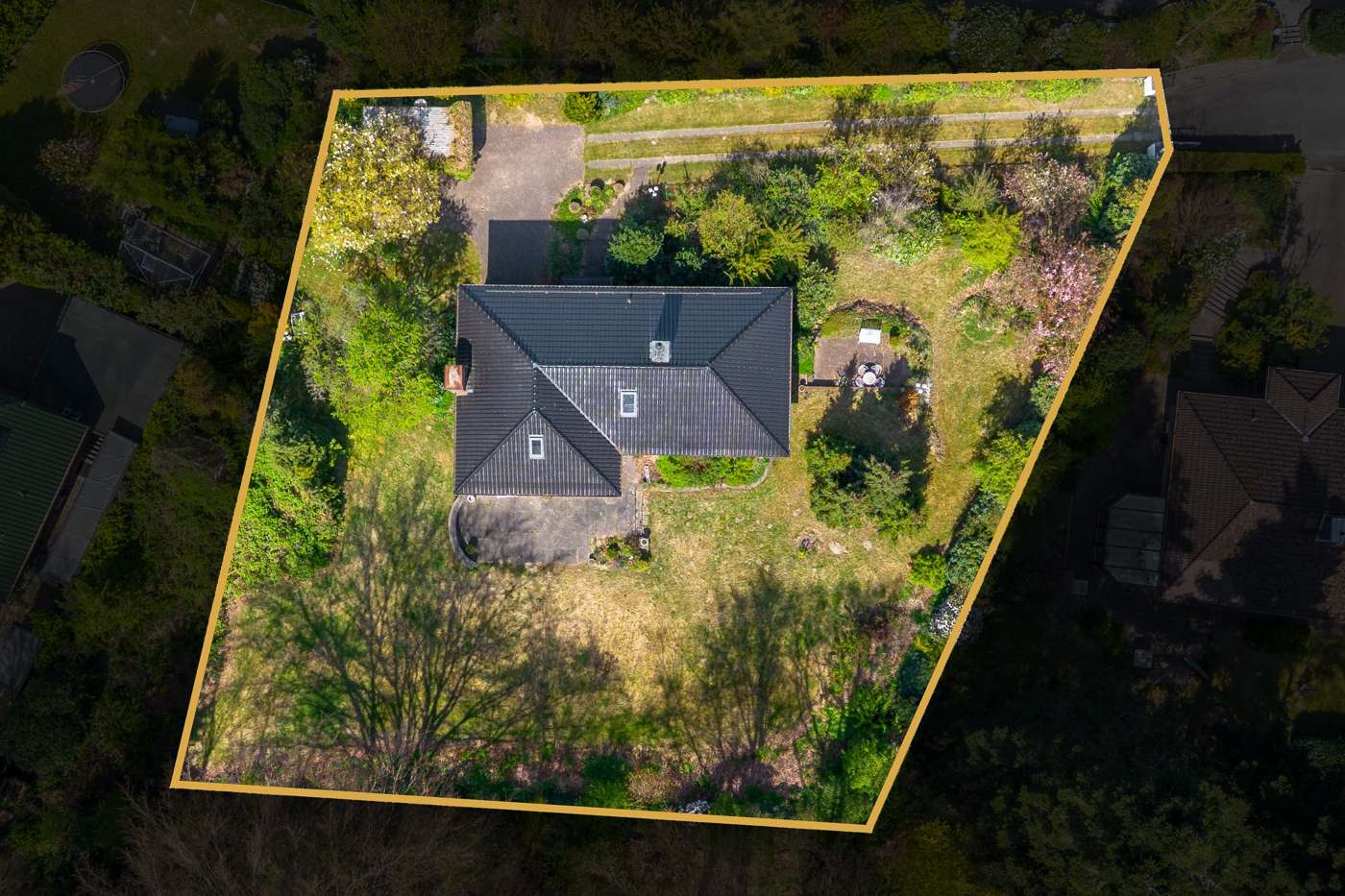 Ein Zuhause mit Weitblick – Großzügiges Grundstück trifft auf Privatsphäre und Wohnkomfort – Bild 11