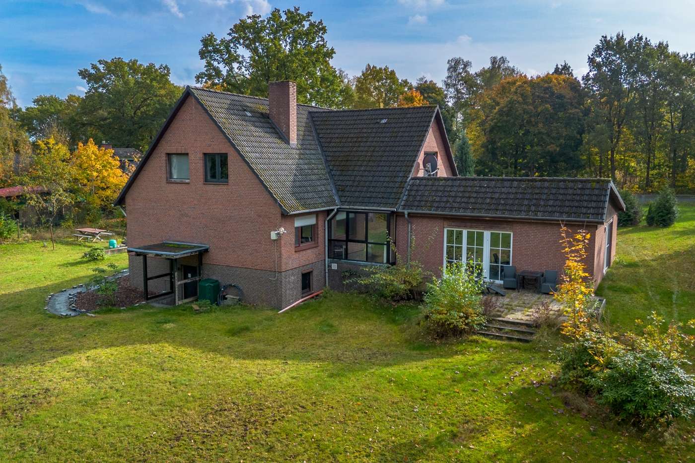 Zwei Häuser, ein starkes Gesamtpaket: Ein Traum in der Lüneburger Heide mit Pool und Sauna – Bild 2