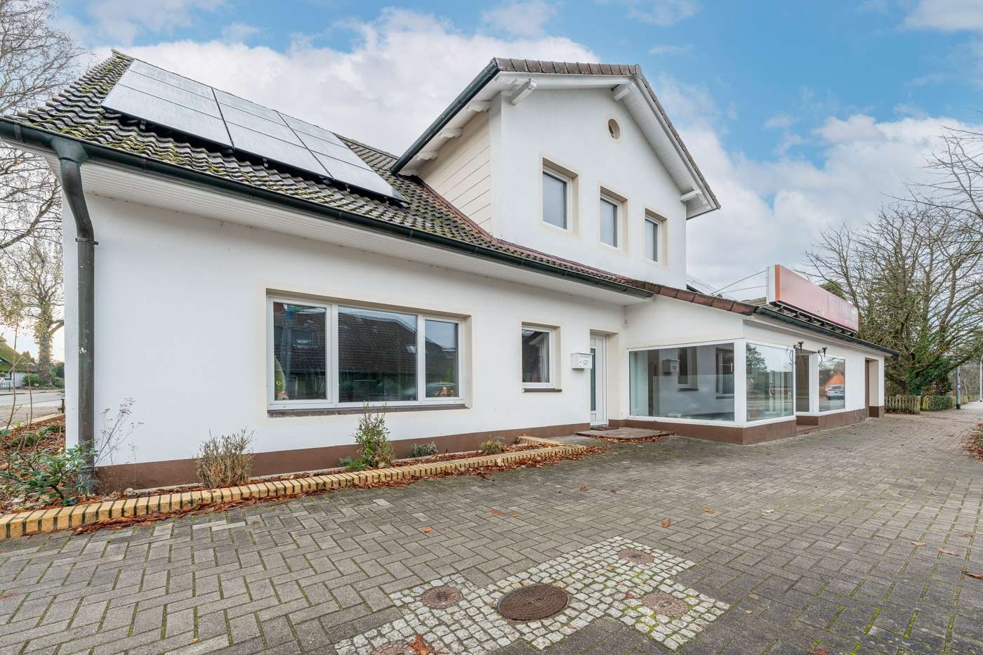 Wohnen & Arbeiten unter einem Dach – Saniertes Wohn- und Geschäftshaus im Herzen von Schneverdingen – Bild 11
