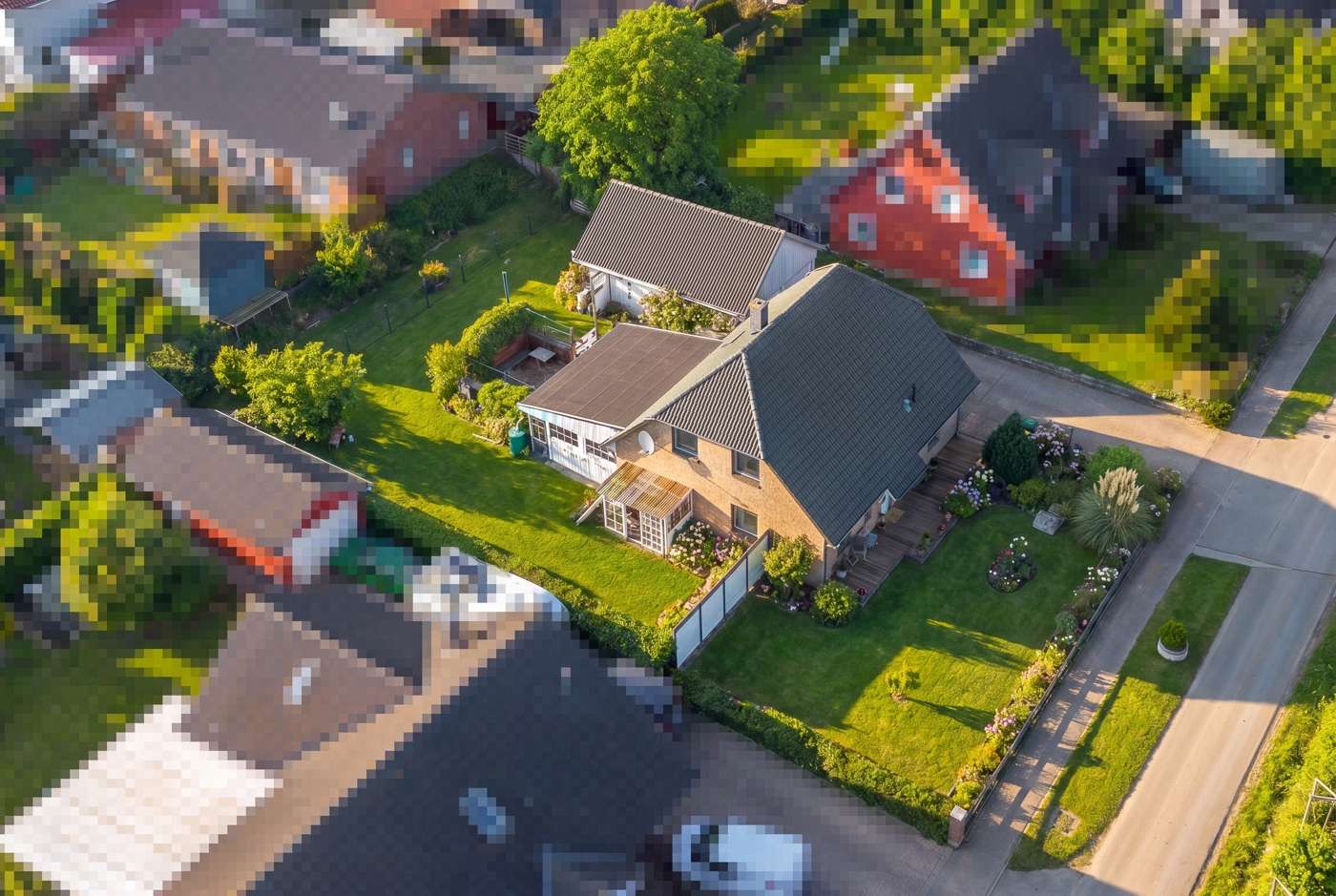 Familienidyll: Lichtdurchflutetes Einfamilienhaus mit sonnigem Garten in ruhiger Lage – Bild 8