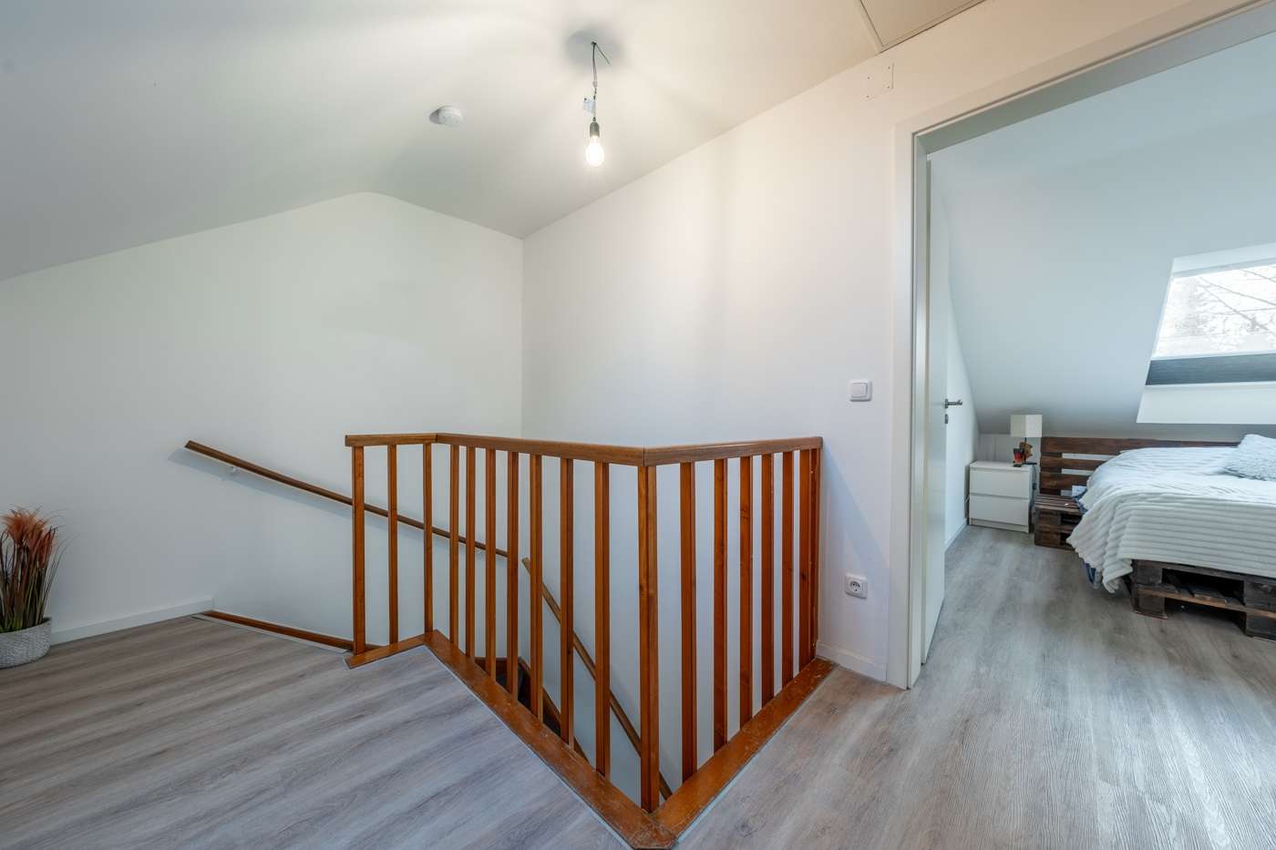 Reihenendhaus mit Garten, Keller und Carport – Bild 6