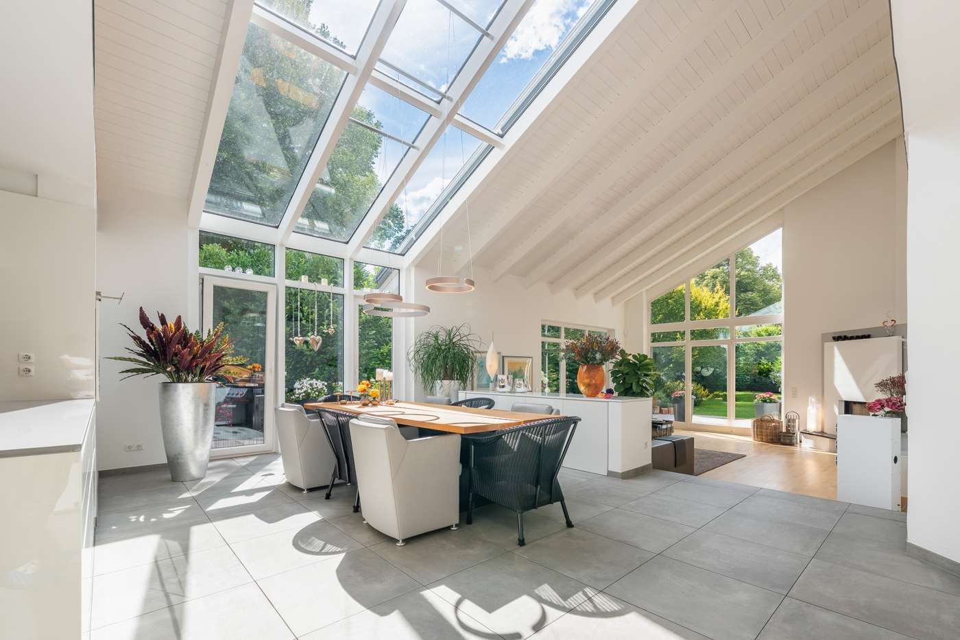 Wohnen auf höchstem Niveau – Luxus-Villa in Seenähe – Bild 4