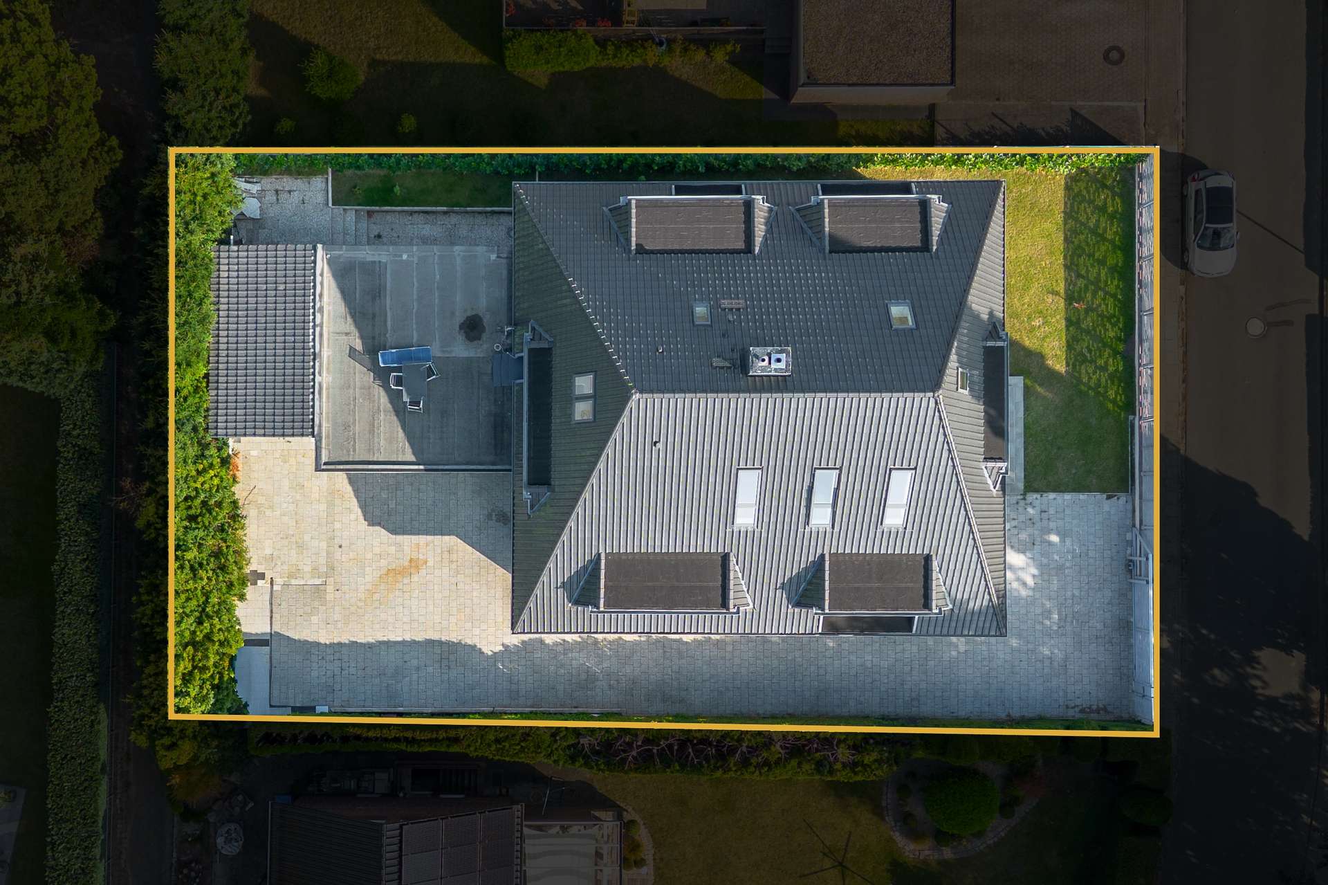 Luxuriöse Villa hochwertig saniert: Wohntraum für Großfamilie in ruhiger Lage, verkehrsgünstig – Bild 3