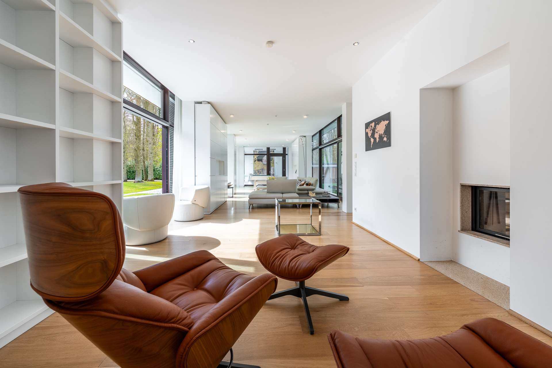Architektonisches Statement im Grünen und preisgekrönte Villa – „Haus am Park“ – Bild 7