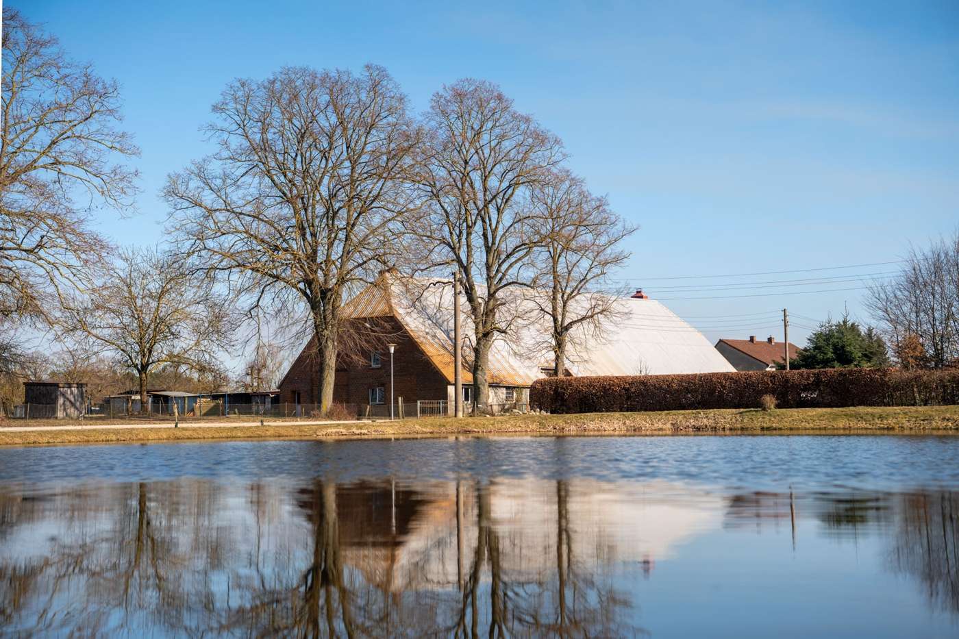 Poppentin I Tolles Landhaus mit Ausbaureserve und Bauland an der Mecklenburgischen Seenplatte – Bild 1