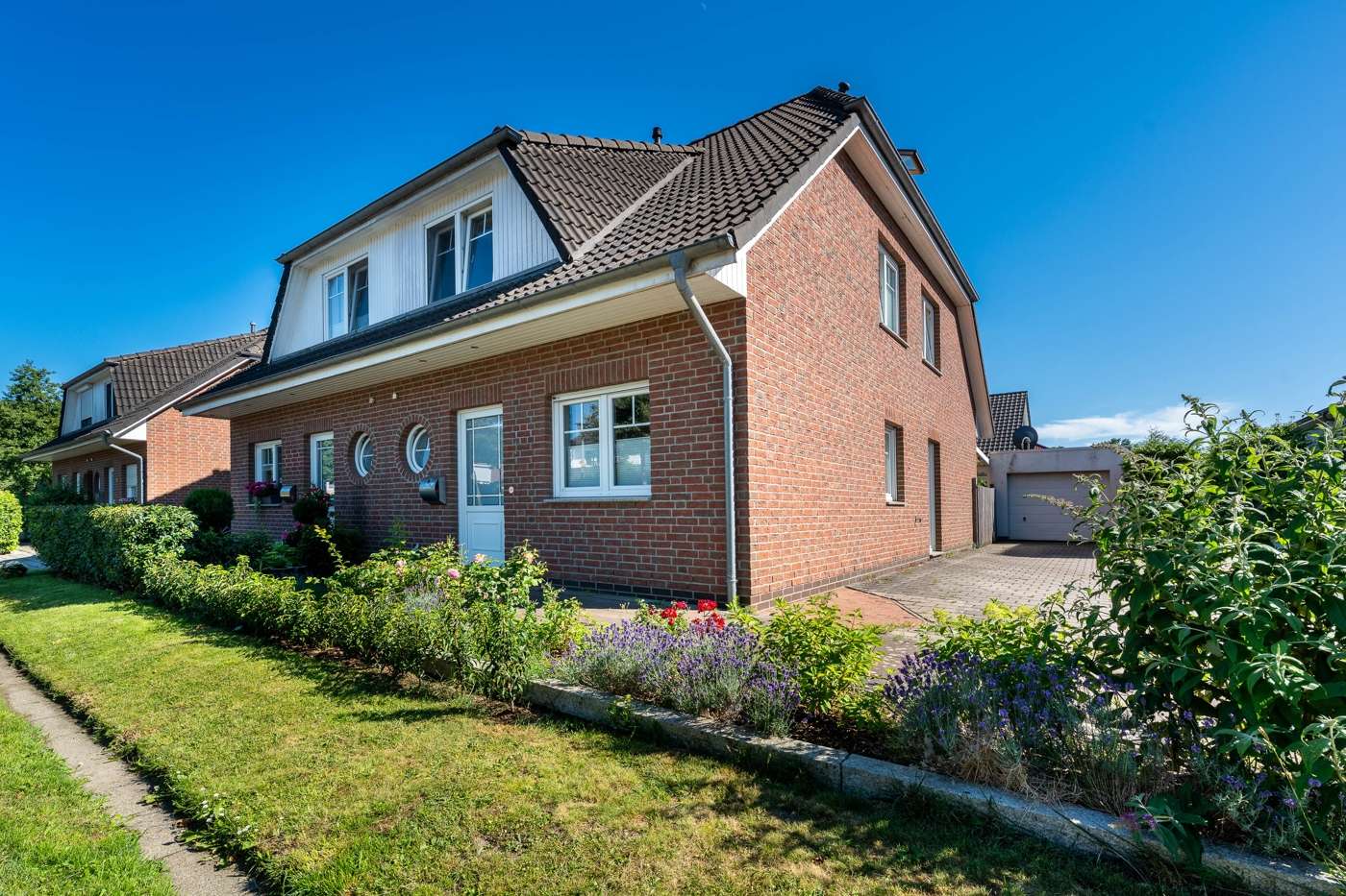 Moderne Doppelhaushälfte mit Gartenidylle in begehrter Lage von Bremen / Horn-Lehe – Bild 1