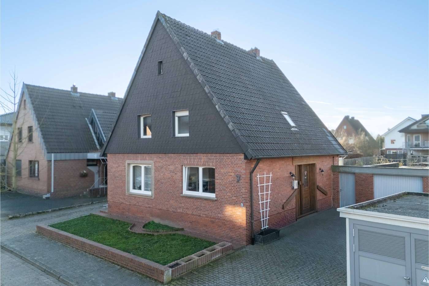 Ein-/ Zweifamilienhaus Familienparadies mit Garten-Oase und Wintergarten in Traumlage von Emsdetten – Bild 1