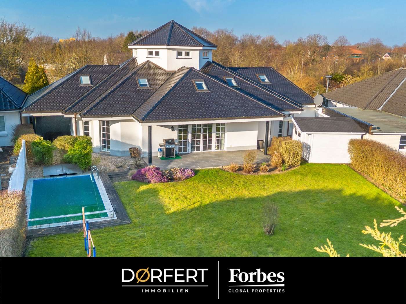 Harrislee | Exklusives Architektenhaus mit viel Platz, traumhaftem Garten und Pool – Bild 1
