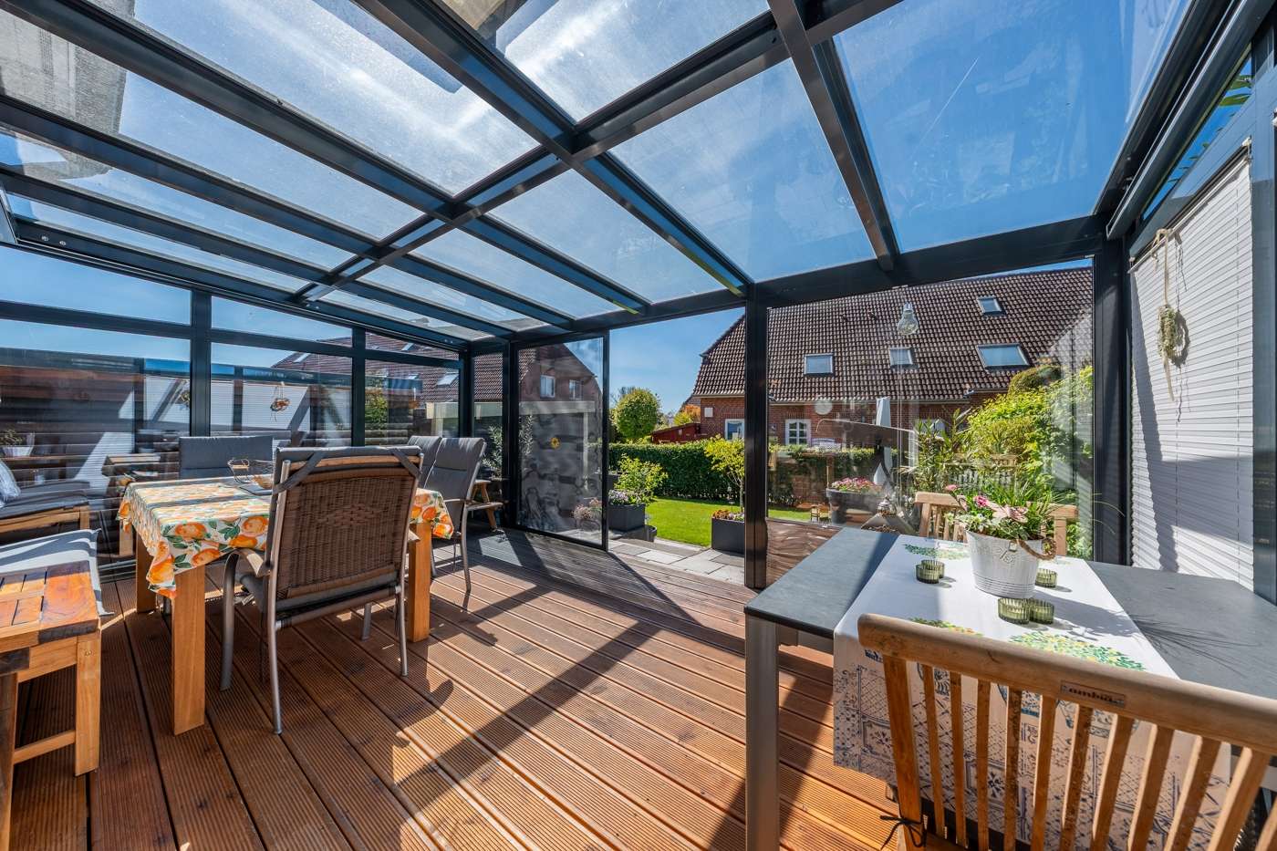 Modernes Wohnen im grünen Barsbüttel: Reihenendhaus mit Gartenidylle und Doppel-Carport – Bild 8