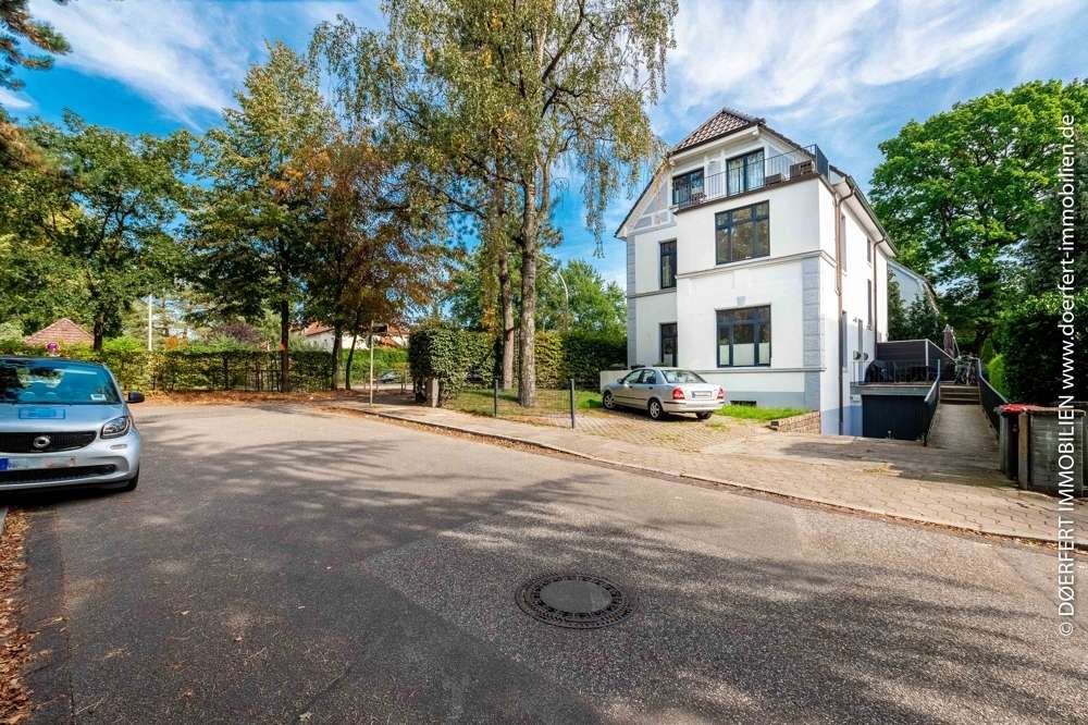 Hamburg-Groß Flottbek | 127m² Wohn- und Nutzfläche: Stylische Erdgeschosswohnung in Gründerzeitvilla – Bild 1
