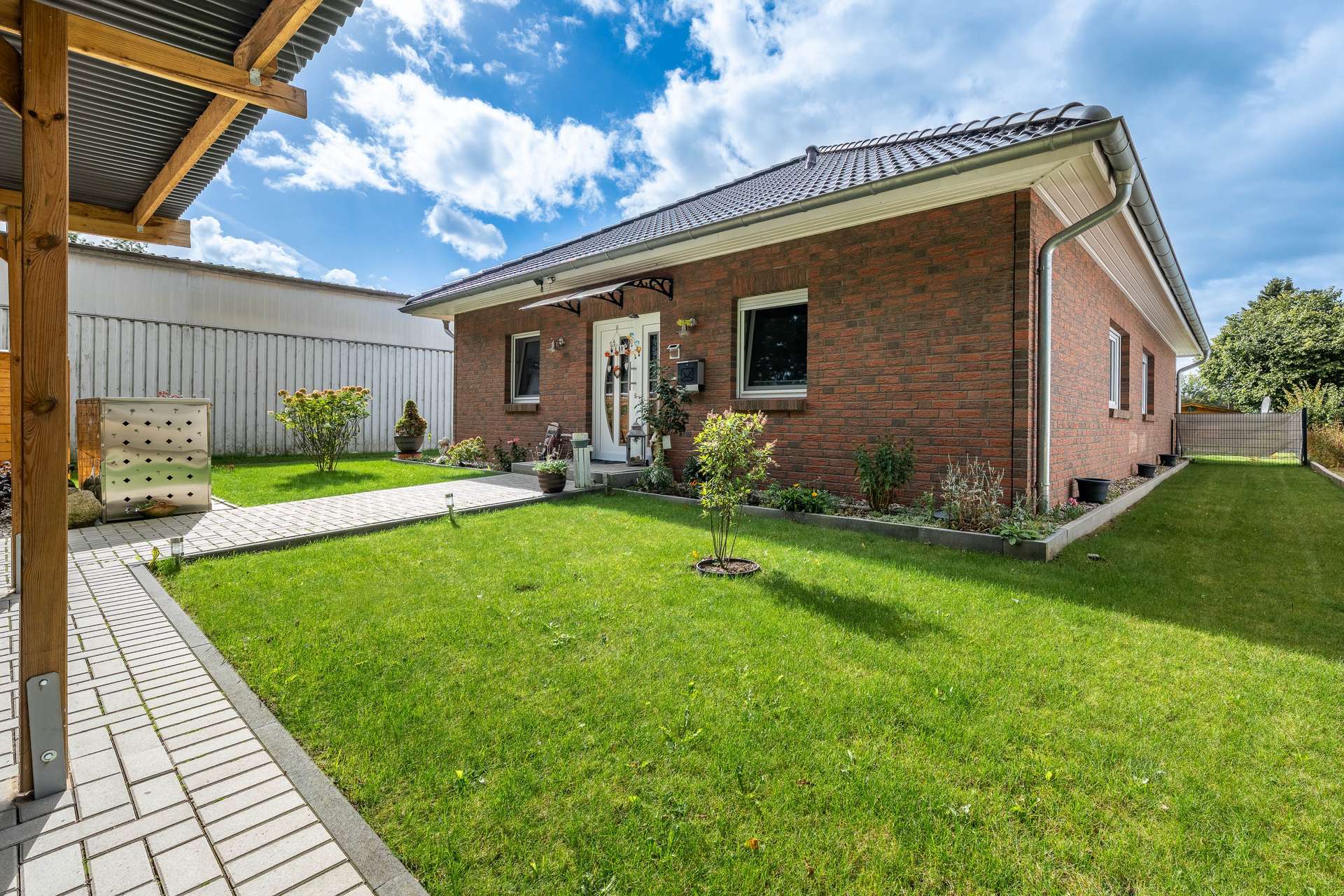 Bungalow (2024) mit Effizienzklasse A+ und Wärmepumpe – Bild 1