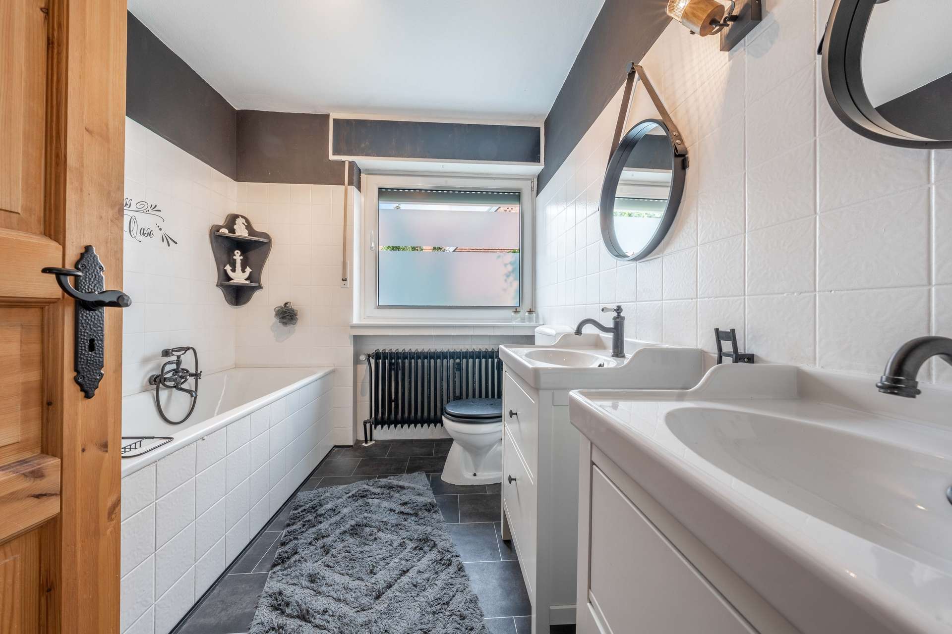 Großzügiges Einfamilienhaus mit Kamin, Südgarten & überdachter Terrasse – Bild 8