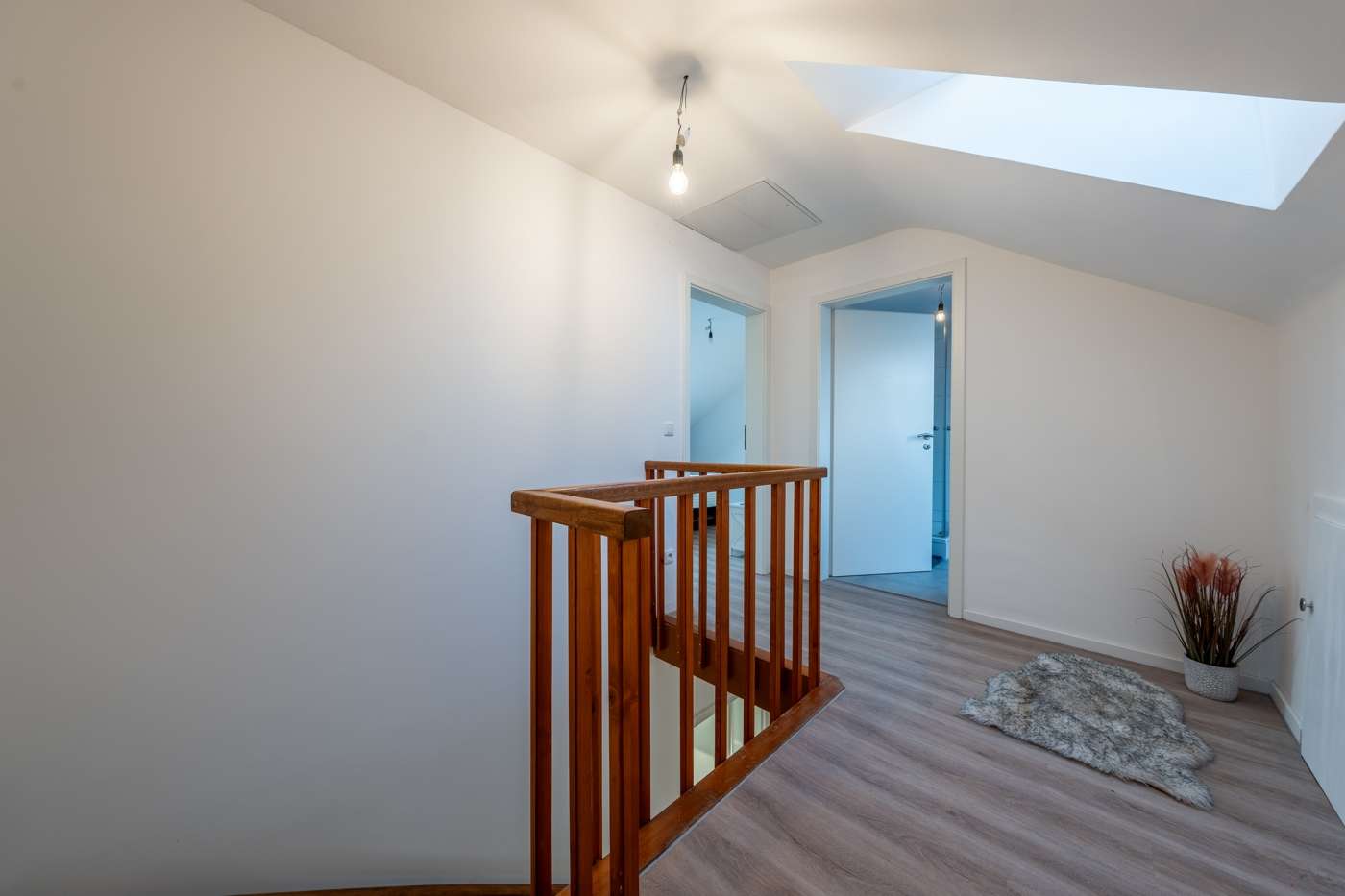 Reihenendhaus mit Garten, Keller und Carport – Bild 7