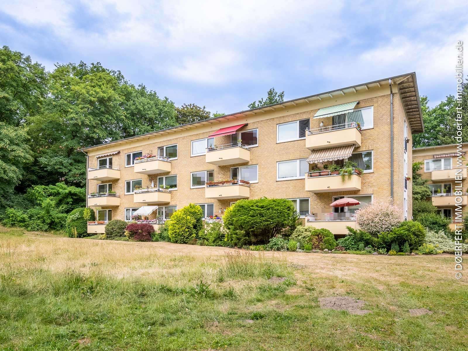 Hamburg – Eißendorf | Renditestarkes Zinshaus mit 12 Wohnungen in beliebter und zentraler Lage – Bild 1