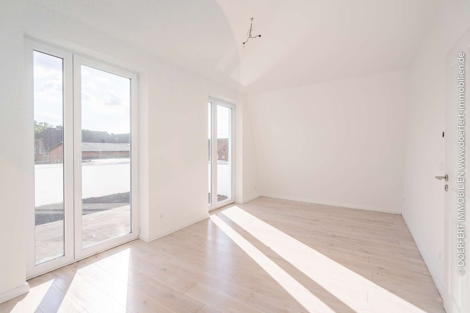 Tespe | Große helle Doppelhaushälfte auf 3 Ebenen mit 2 Balkonen, 1 Terrasse & einmaligem Elbblick – Bild 5