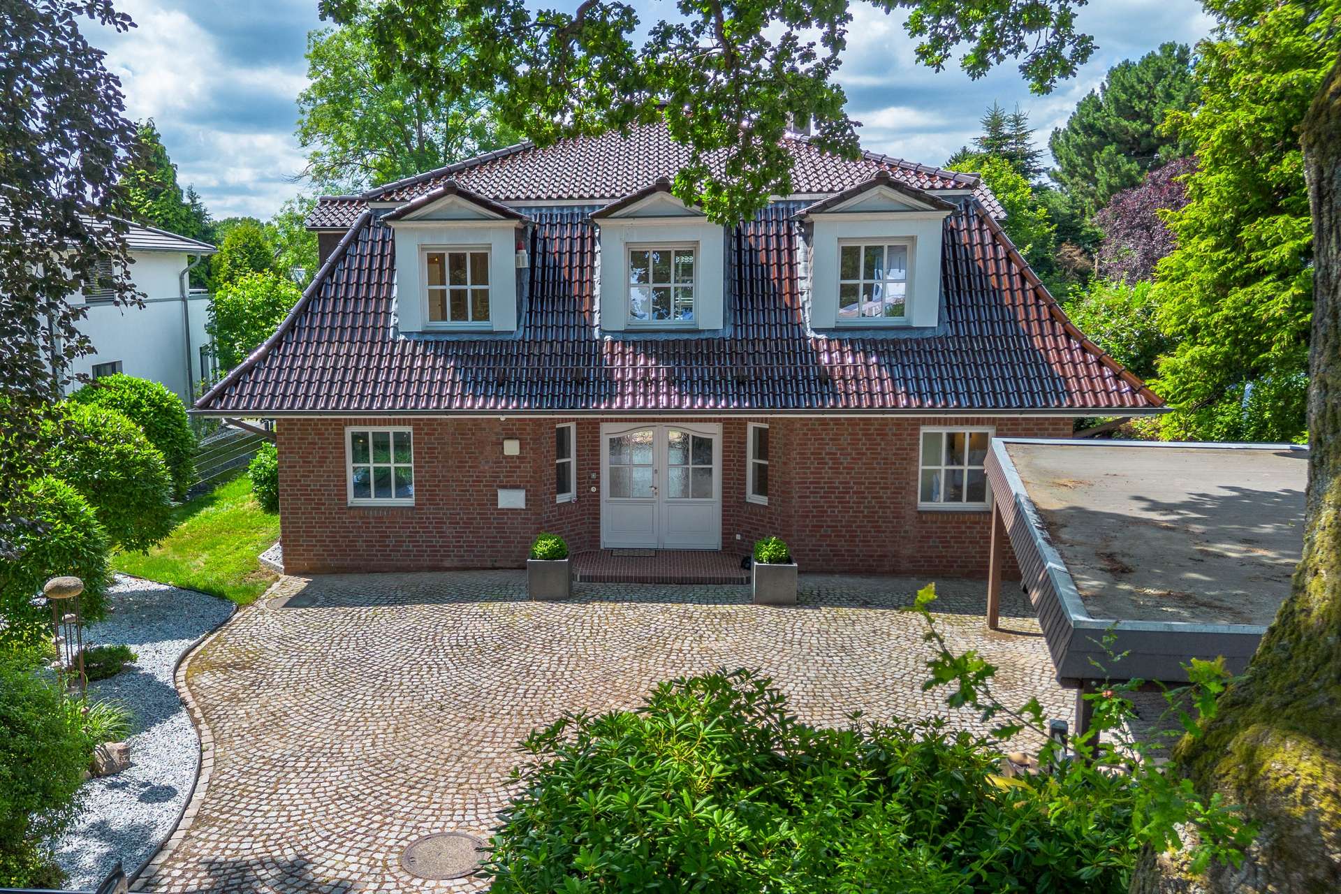Villa mit besonderem Wohnambiente – Bild 2