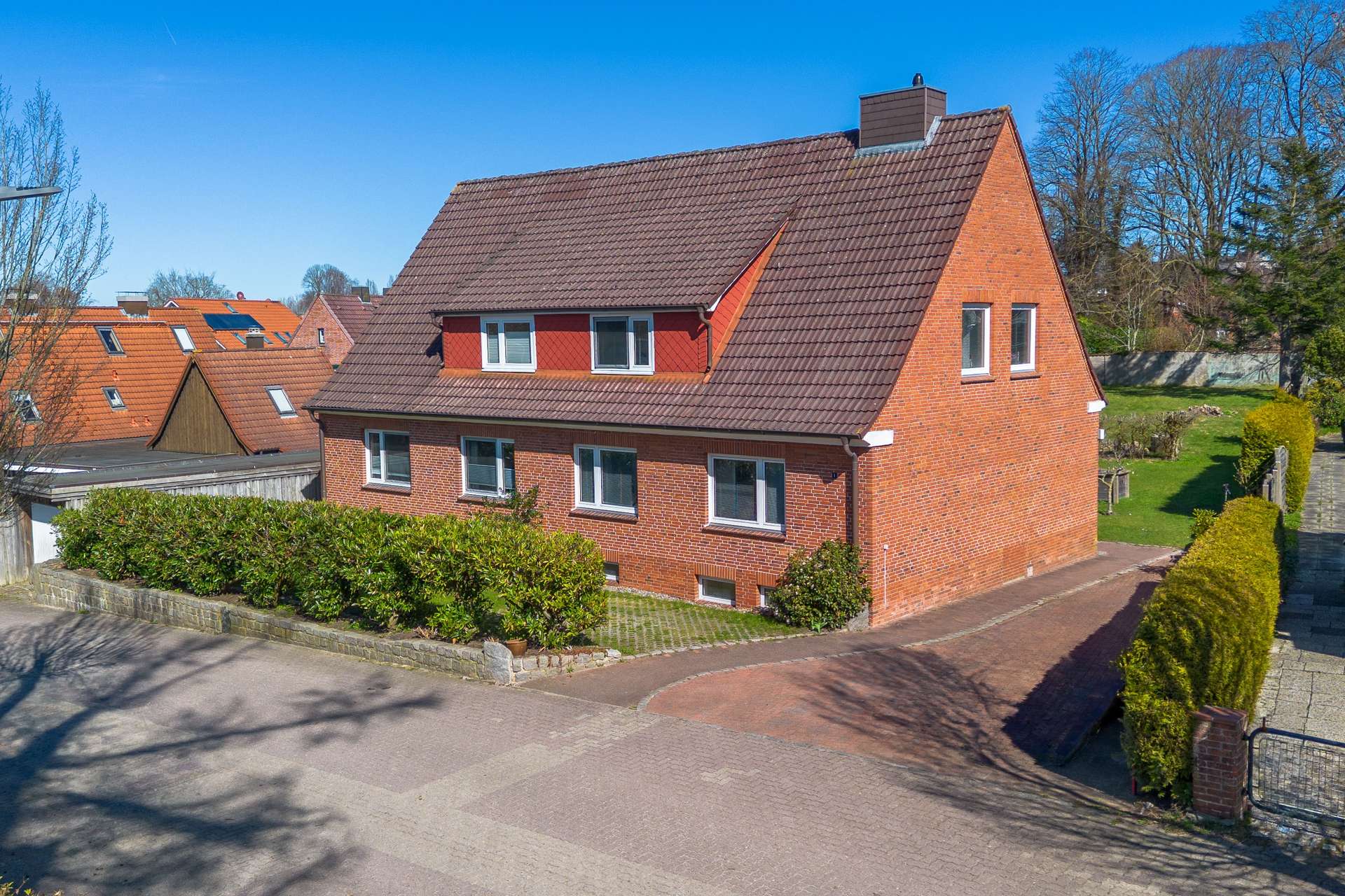 Voll vermietetes Mehrfamilienhaus in gefragter Ostseenähe – Bild 1