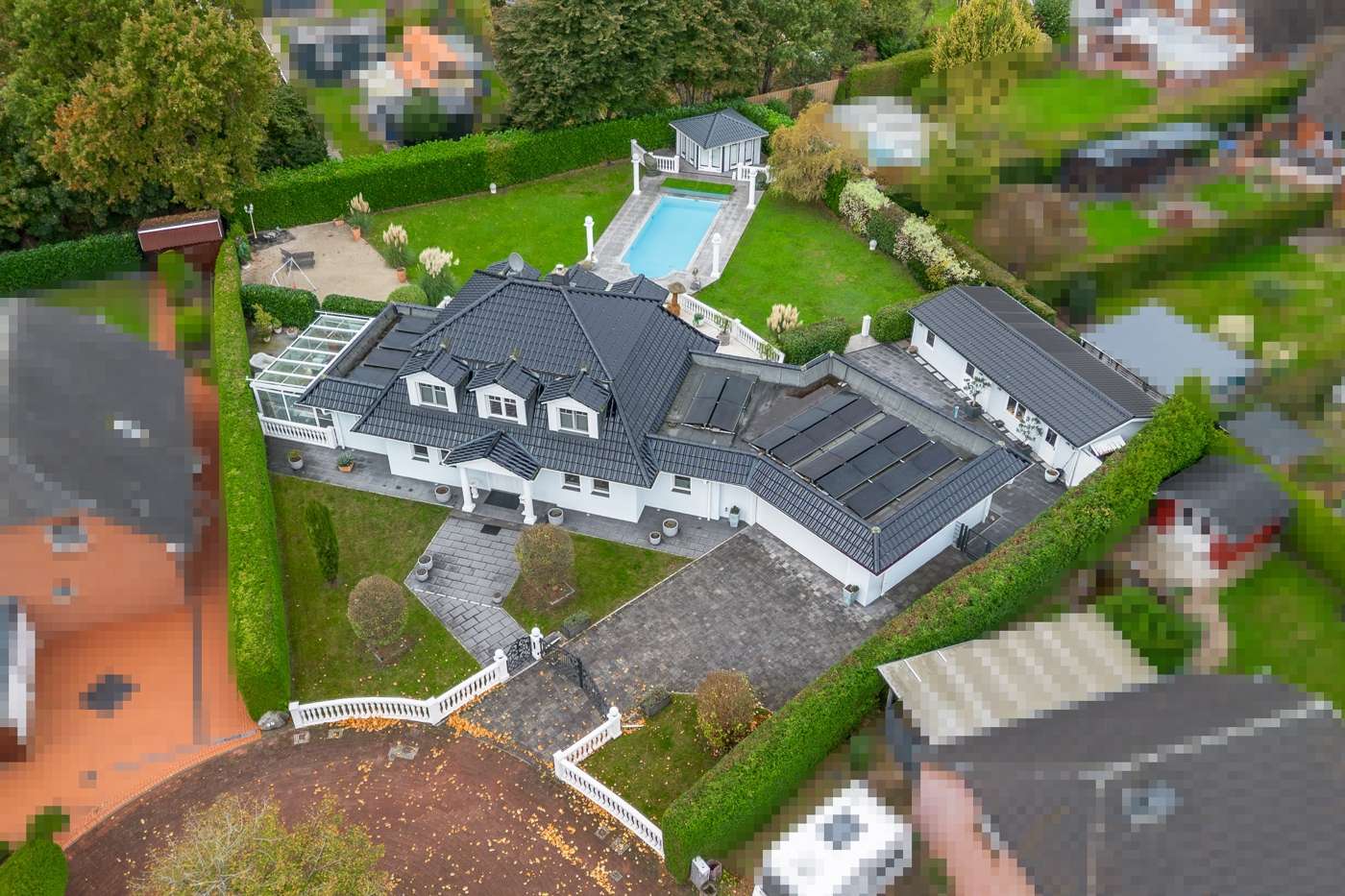 Exklusive Villa mit Wellness & Weitblick – Bild 2