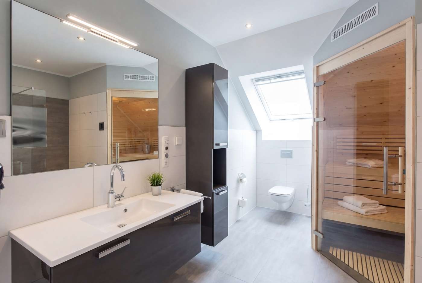 Chalet-Feeling in der Seenplatte: Entspanntes Leben in Toplage – Bild 6