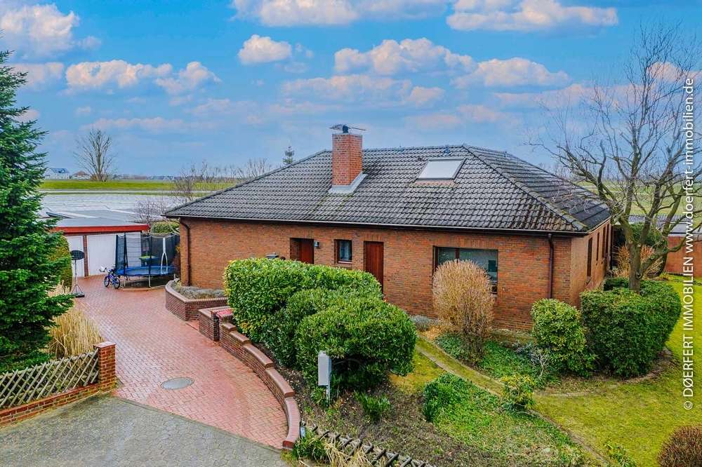 Hamburg – Kirchwerder | Großes Einfamilienhaus in unmittelbarer Elbnähe mit neuwertigem Poolhaus – Bild 1