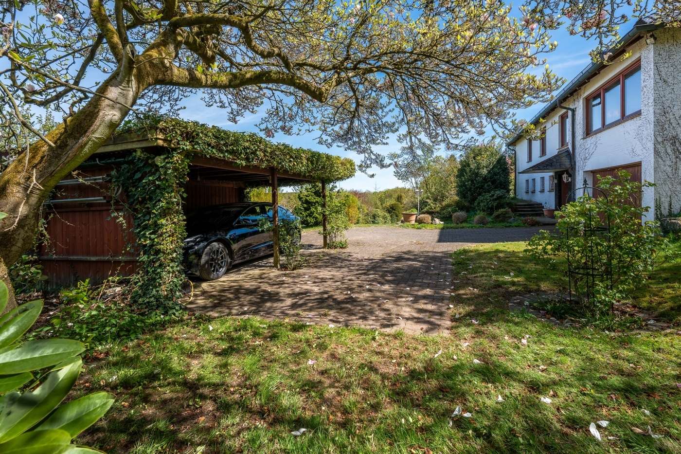 Ein Zuhause mit Weitblick – Großzügiges Grundstück trifft auf Privatsphäre und Wohnkomfort – Bild 9