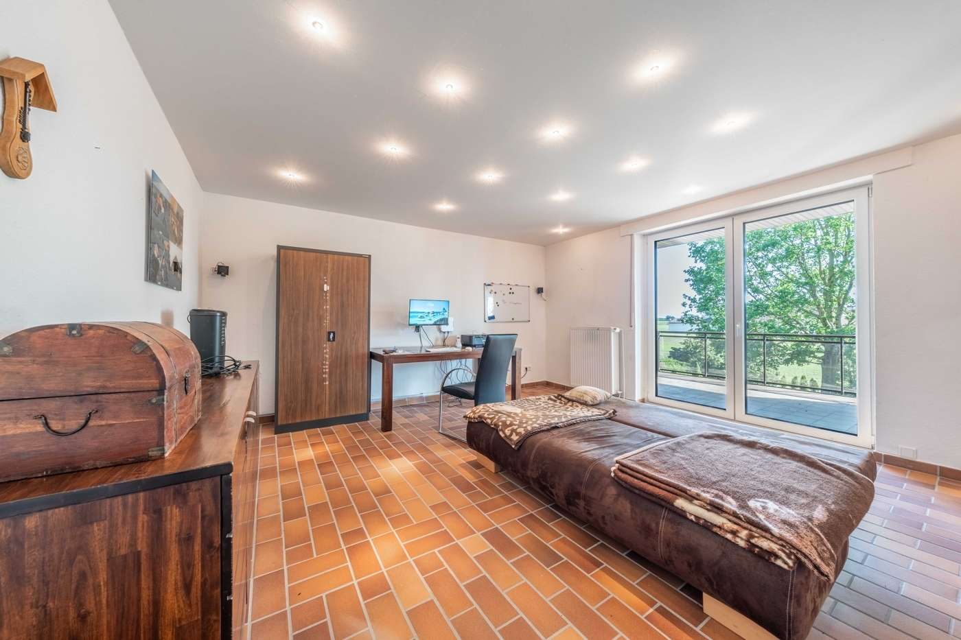 Großzügiges  Zwei- / Mehrgenerationenhaus mit 393 m² Wohnfläche & Traumgrundstück – Bild 3