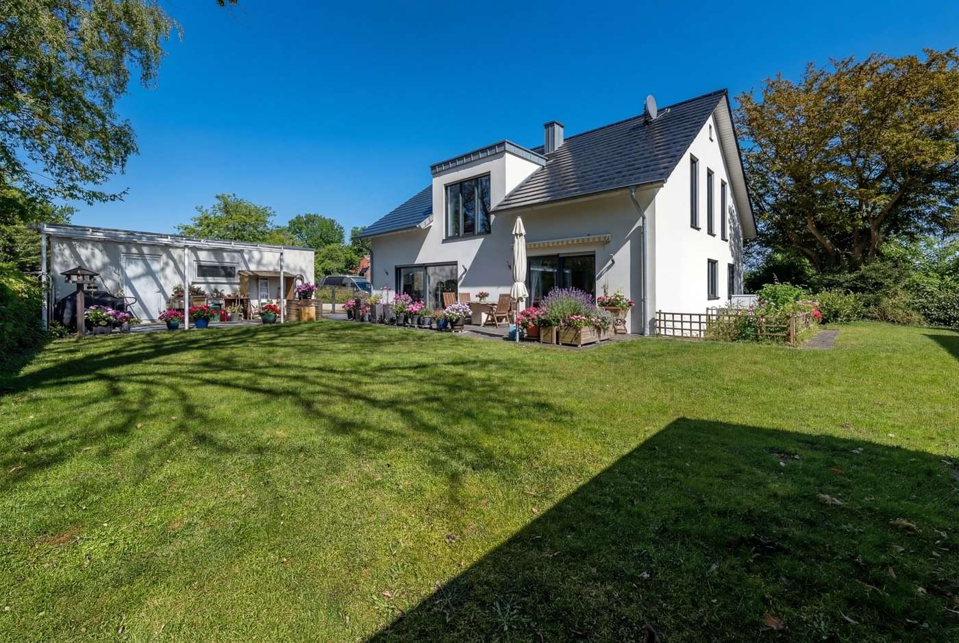 Die Ostsee nur 300 m entfernt – Luxuriöses Einfamilienhaus mit Sauna, Smart Home & Gartenoase – Bild 9