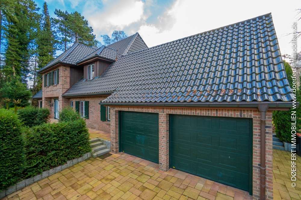 Hamburg – Wohldorf-Ohlstedt | Repräsentative Landhausvilla in idyllischer & exklusiver Wohnlage – Bild 1