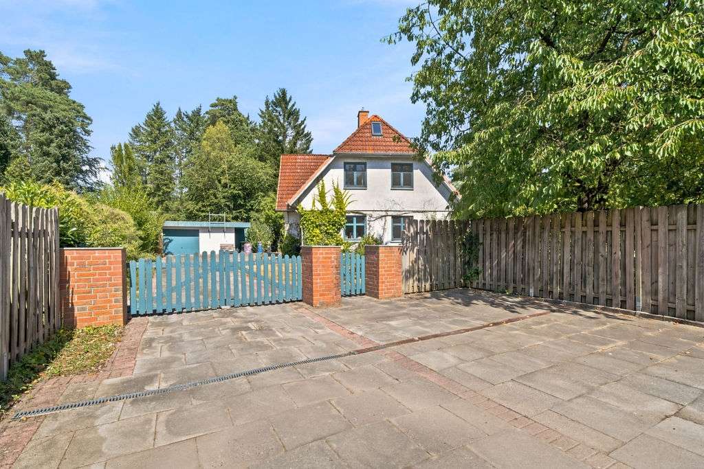 Familienidyll mit Pool & Traumgrundstück in Jesteburg – Bild 1