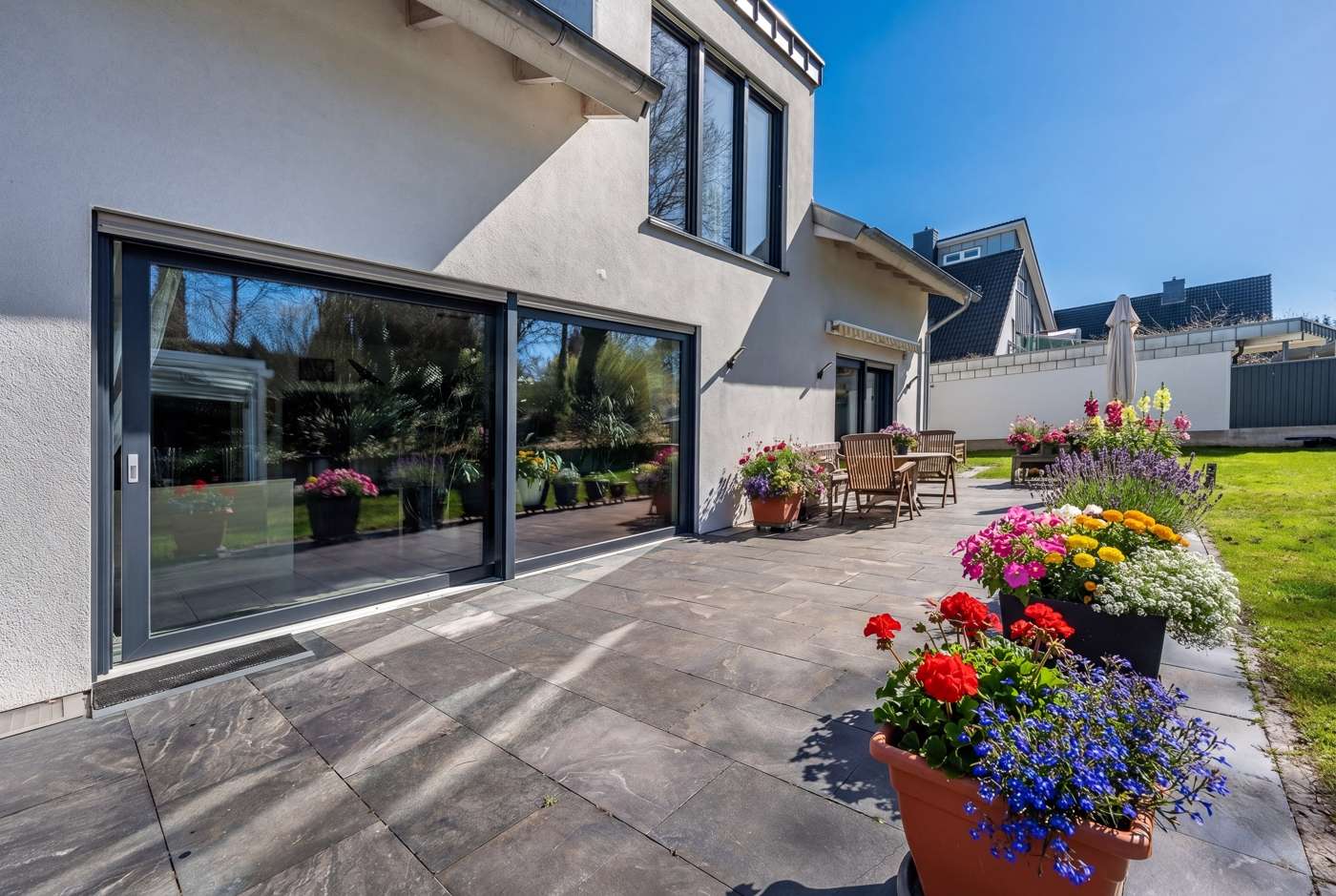 Die Ostsee nur 300 m entfernt – Luxuriöses Einfamilienhaus mit Sauna, Smart Home & Gartenoase – Bild 10