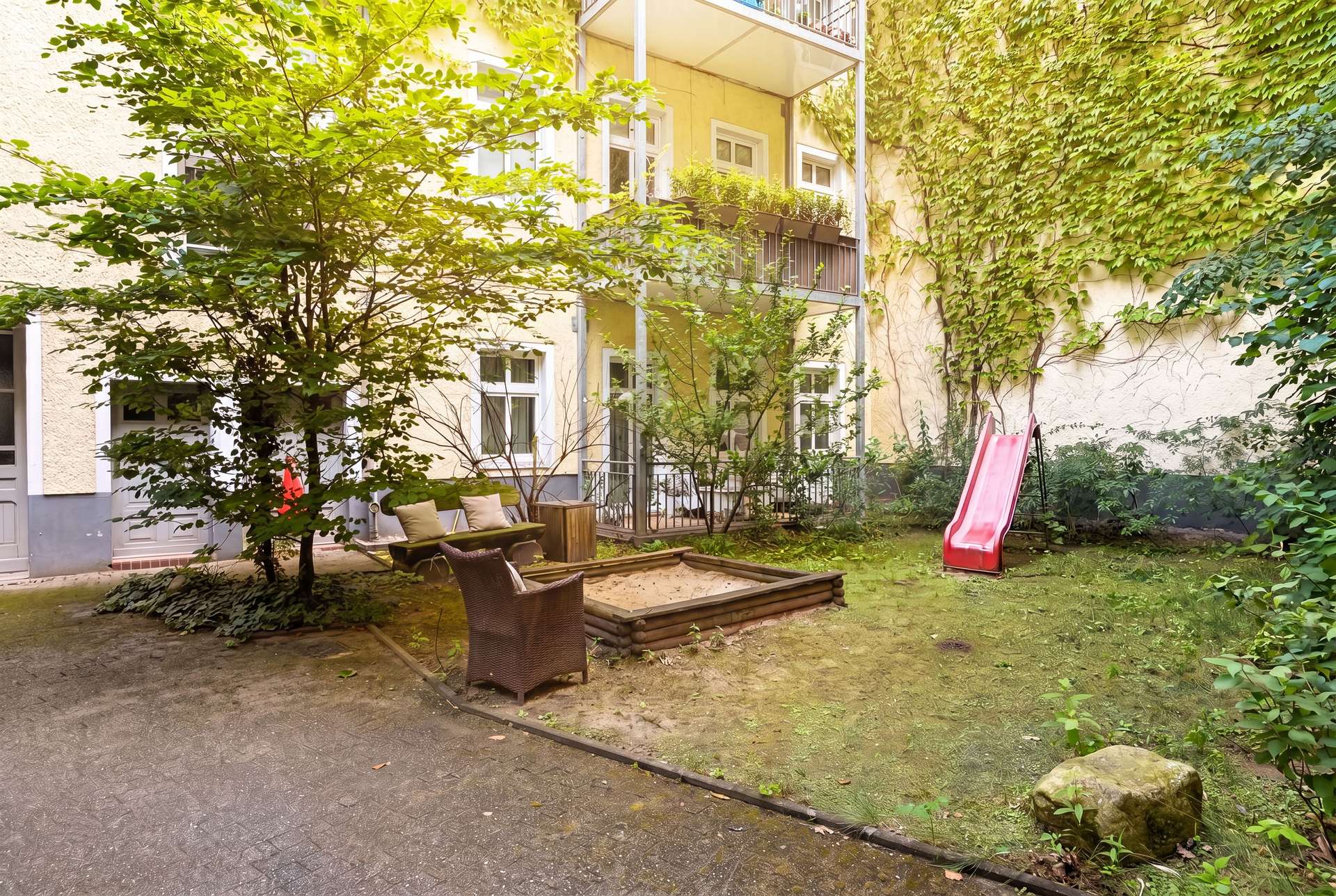 Charmantes 1-Zimmer-Apartment mit Balkon im ruhigen Hinterhof – Prenzlauer Berg – Bild 10