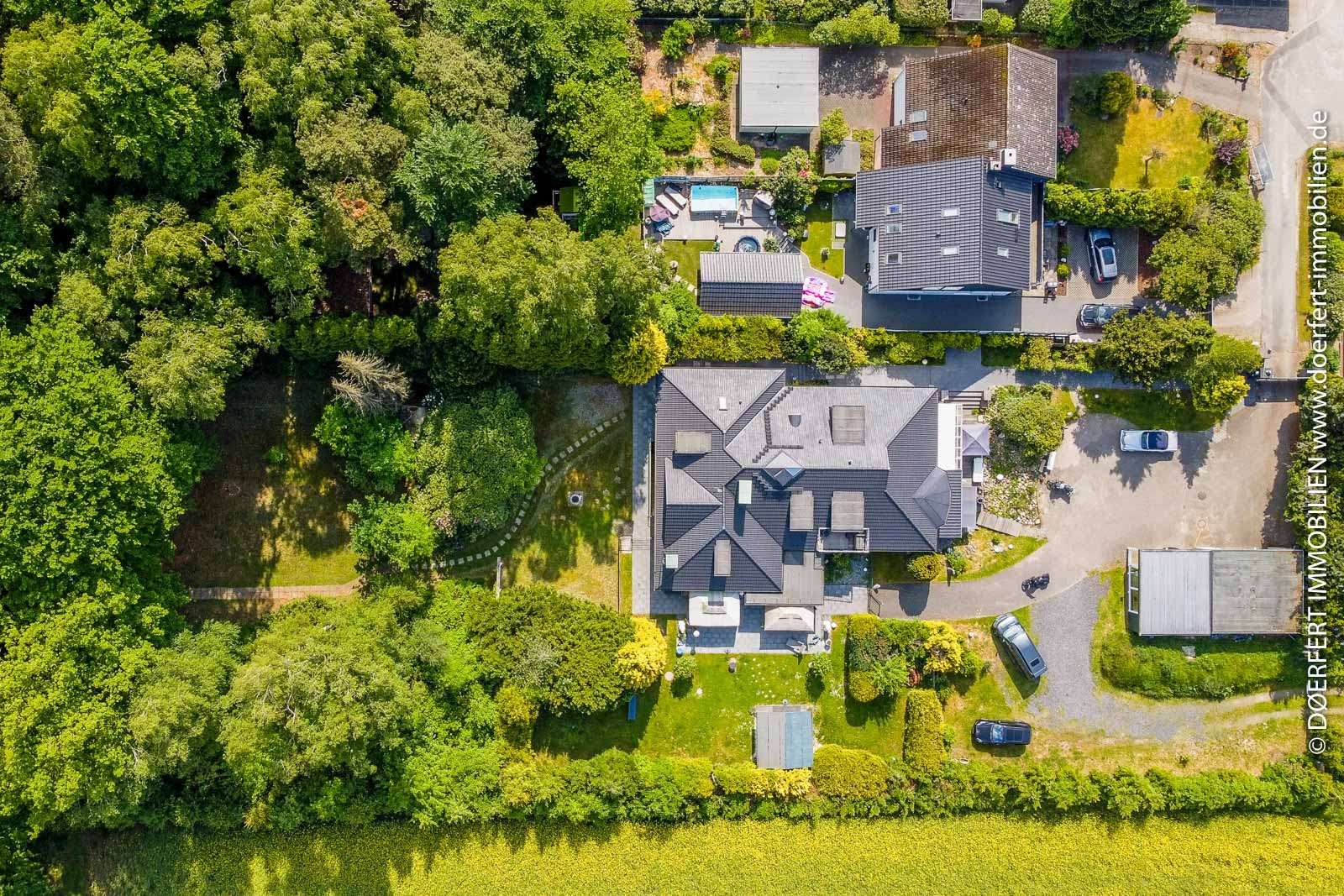 Paradies für Reiter und Pferdeenthusiasten: Reedervilla mit Feld, Koppel und privatem Waldzugang – Bild 2