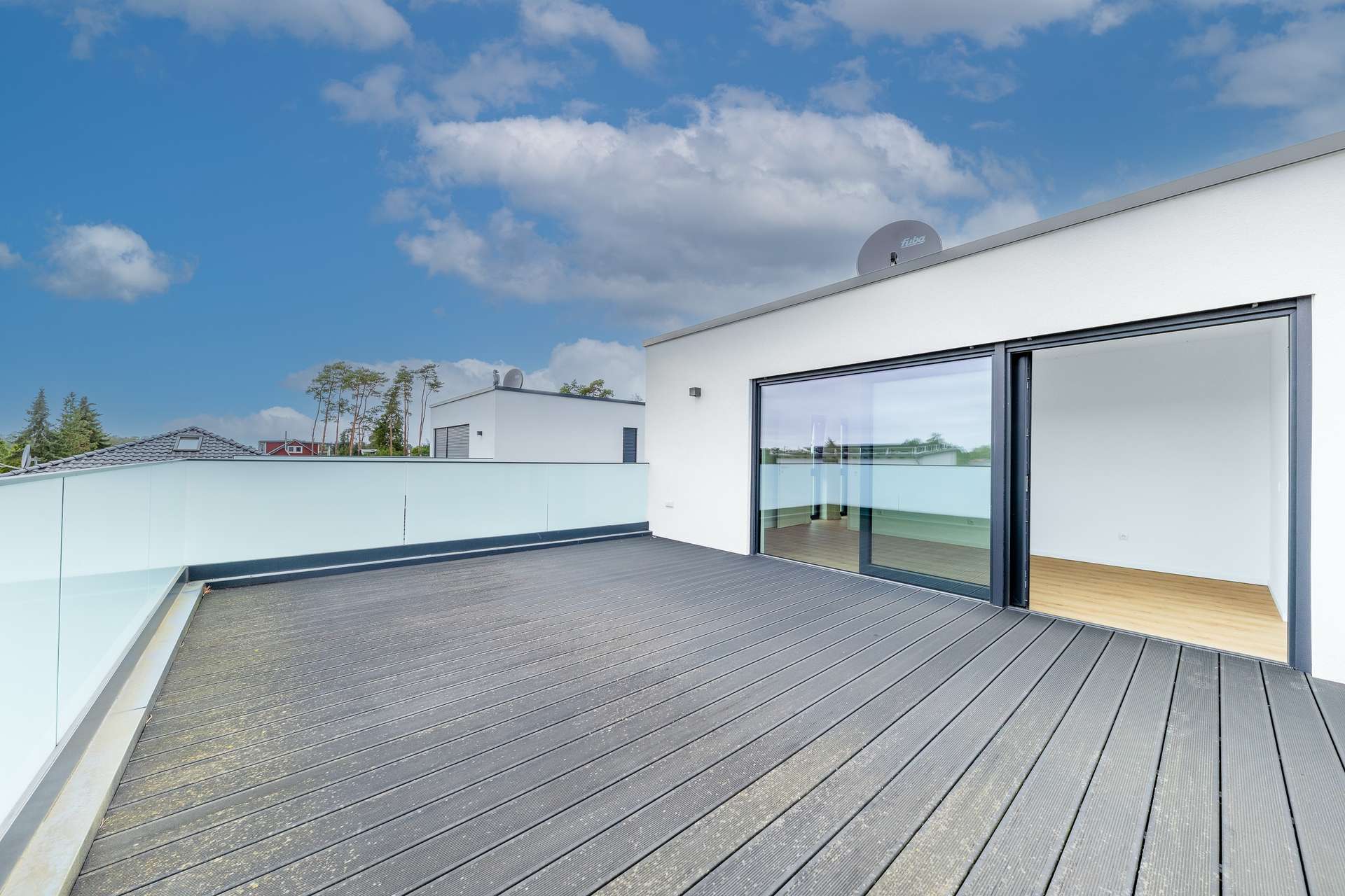 Modernes Wohnen auf höchstem Niveau – Einfamilienhaus mit Dachterrasse, Smart Home & Wärmepumpe – Bild 8