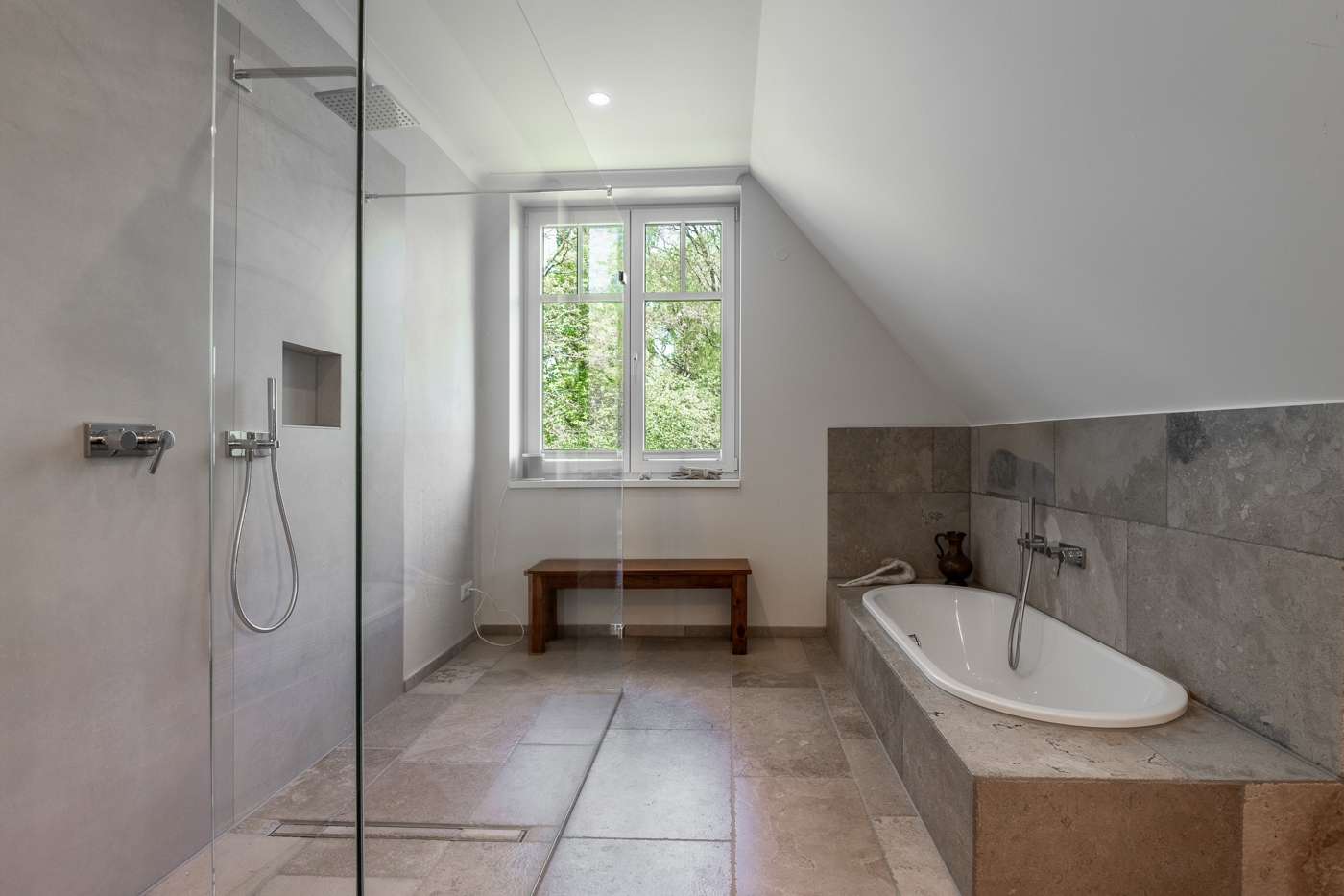 Pinneberg | Luxuriöse Natursteinvilla mit Schottischem Charme – Bild 8