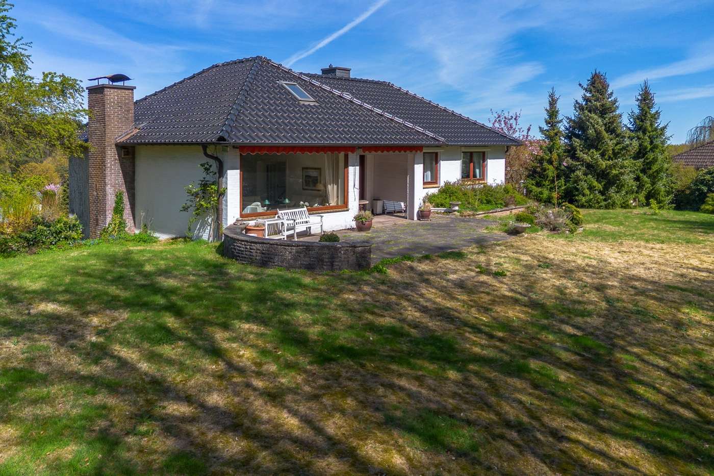 Ein Zuhause mit Weitblick – Großzügiges Grundstück trifft auf Privatsphäre und Wohnkomfort – Bild 10