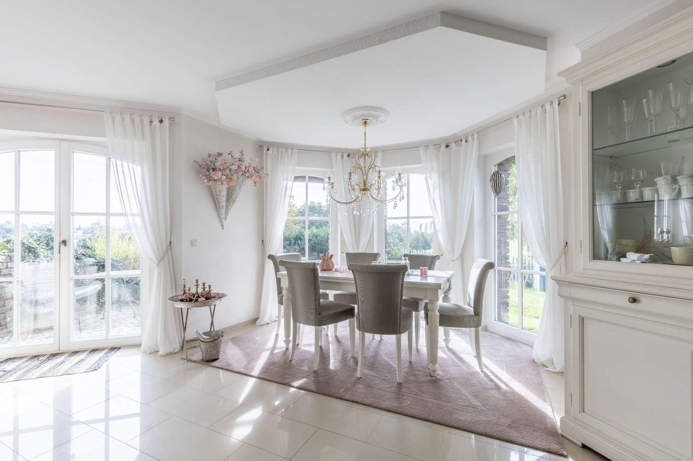 Exklusives Landhausambiente – freistehendes Anwesen in Feldrandlage mit Naturteich – Bild 6