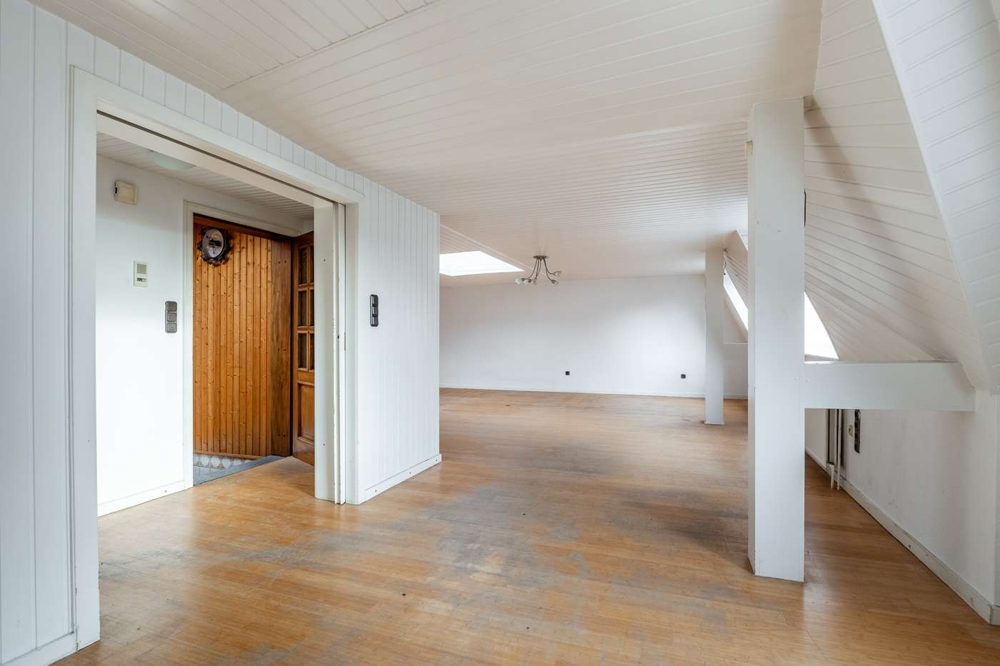 Lübeck I Aufgeteiltes Zinshaus mit Gewerbe und Wohneinheiten auf Altstadt-Insel mit Dachterrasse – Bild 4