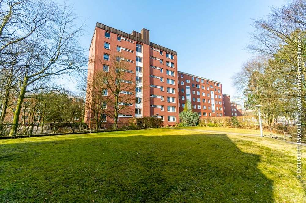 Hamburg-Lurup | Großzügige 3 Zimmer Wohnung direkt am Volksparkstadion – Bild 1