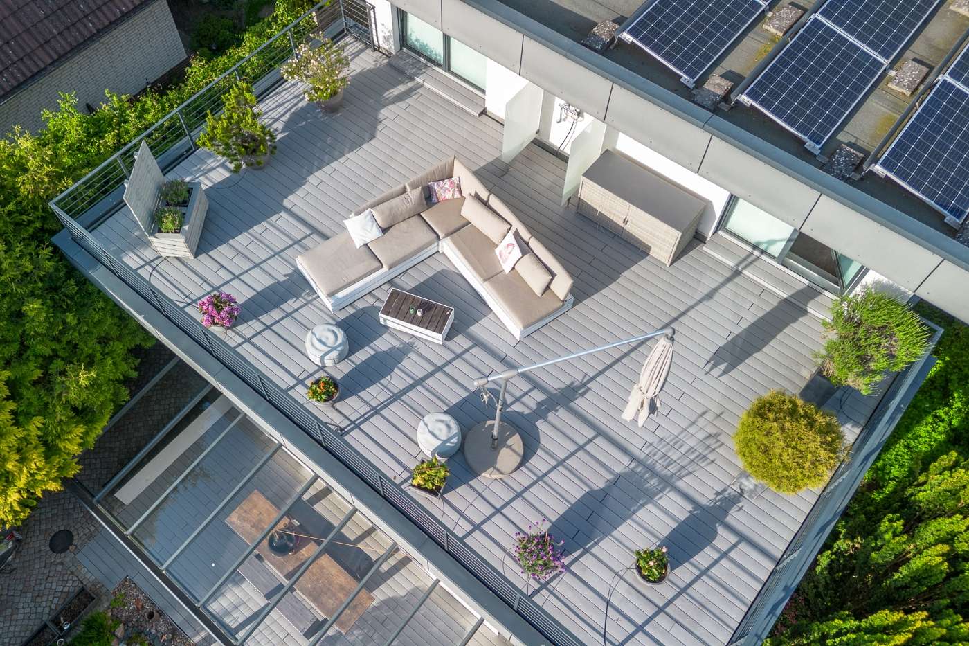 Bauhausvilla mit vielen Extras und Grundstück mit Wald – Bild 8