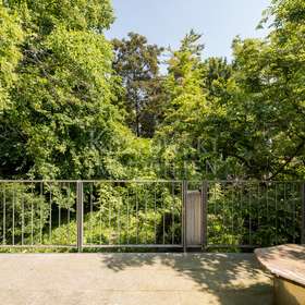 Balkon mit Gartenblick