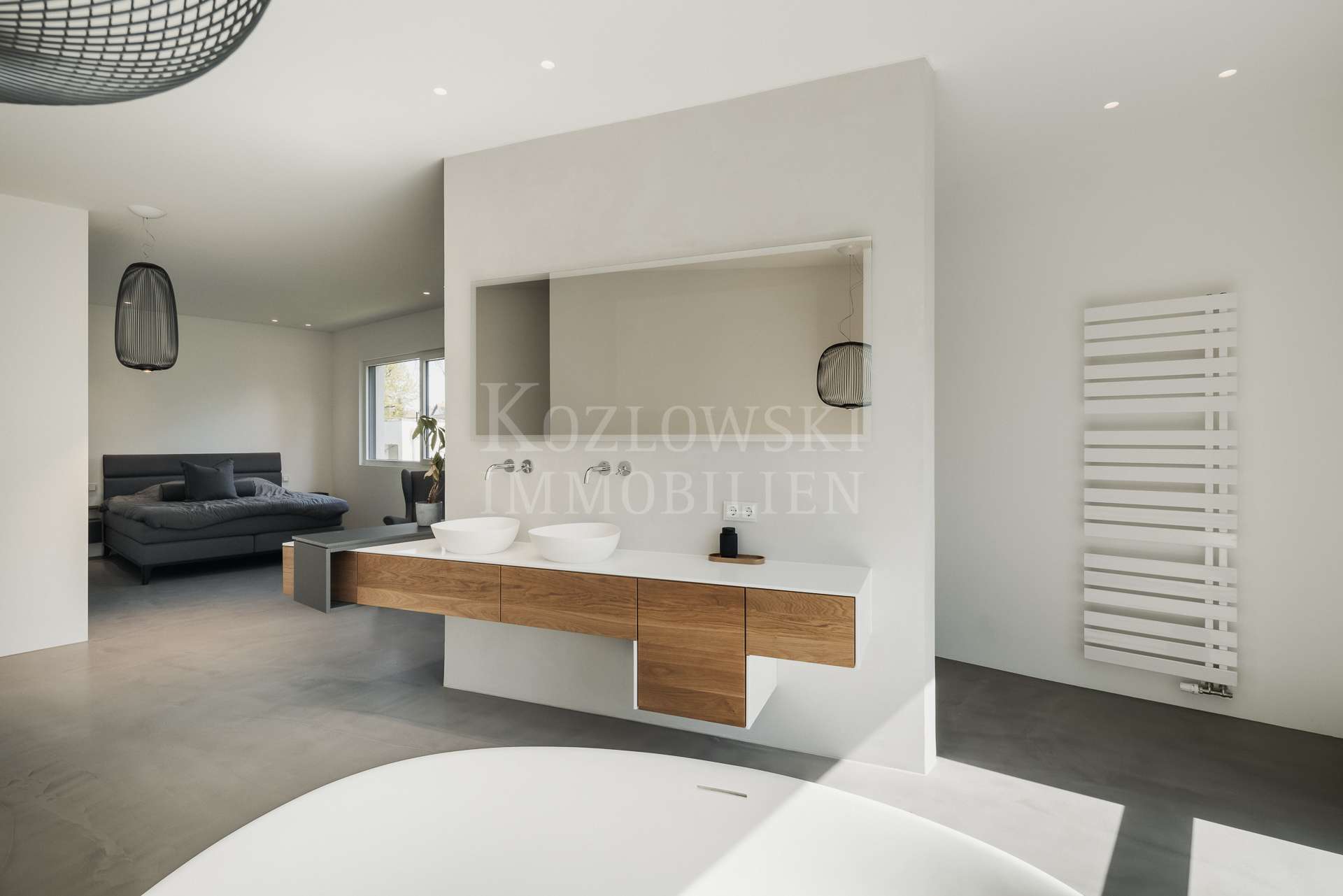 Masterbedroom mit Design-Bad