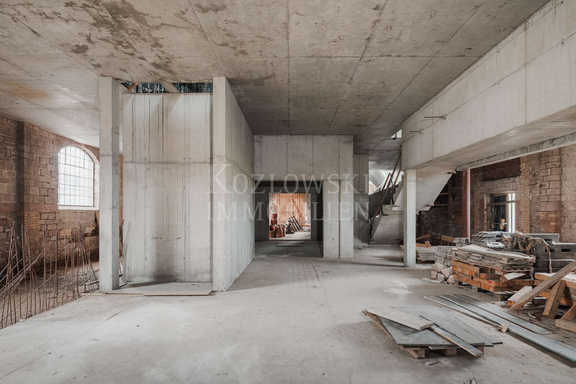 Blick zum Haupteingang