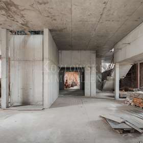 Blick zum Haupteingang