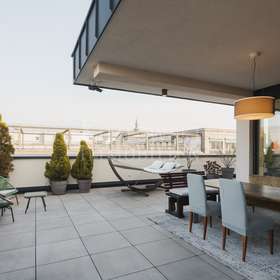 Terrassen-Lounge überdacht