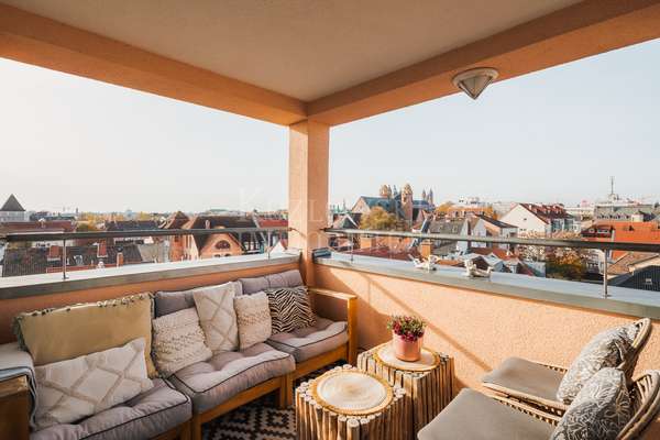 thumbnail von Unikater Logenplatz im Mayfelsturm – Penthouse-Maisonette mit super Panoramablick!