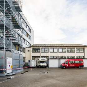 Bürogebäude - Rückansicht Fluchtweg